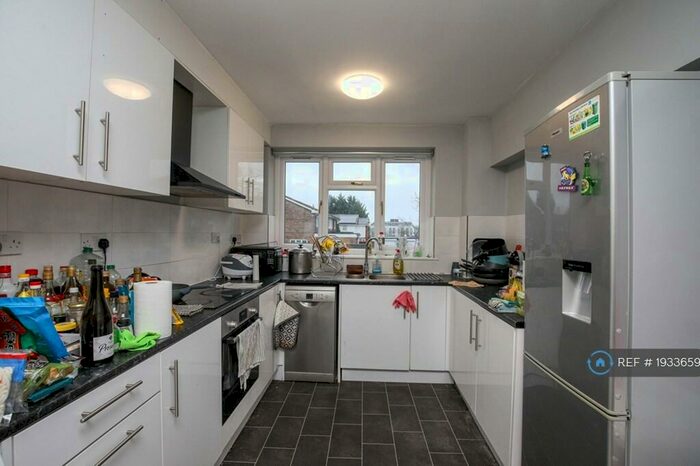 4 Bedroom Terraced House To Rent In Guildford Park Avenue, Guildford, GU2