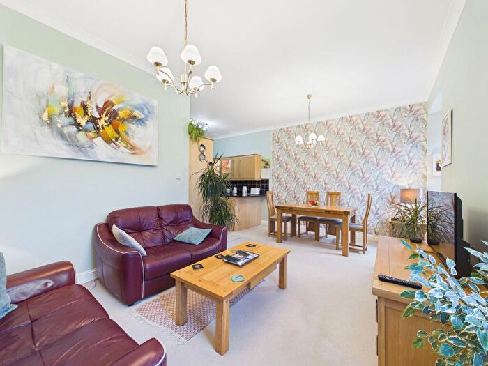 2 Bedroom Flat For Sale In Hyndford Road, Lanark, ML11 - Photo 5