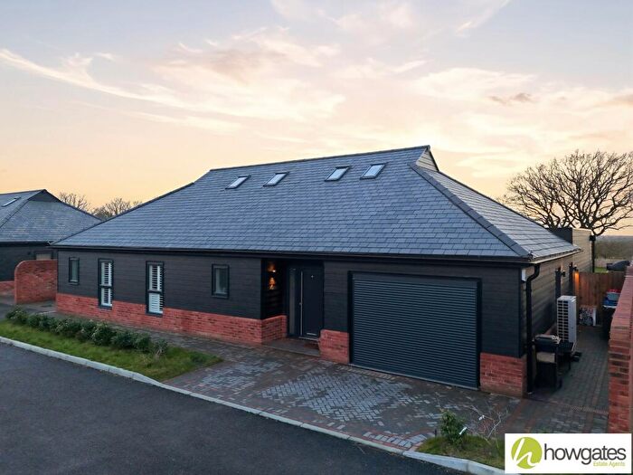 5 Bedroom Detached House For Sale In Inglefield Road, Fobbing, SS17