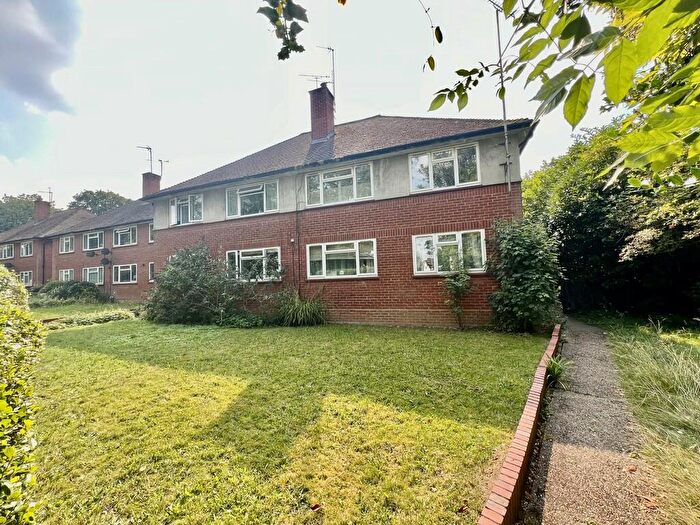 2 Bedroom Ground Maisonette To Rent In Pinner, Middlesex, HA5