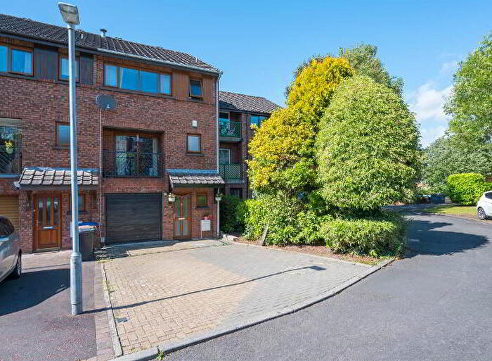 3 Bedroom TownHouse For Sale In Upper Malone Close, Belfast, BT9