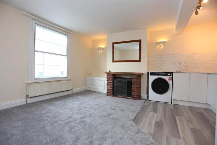2 Bedroom Maisonette To Rent In Spring Street, Brighton, BN1
