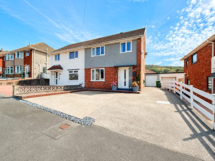 3 Bedroom Semi-Detached House For Sale In Coniston Rise, Cwmbach, Aberdare, Rhondda Cynon Taf, CF44
