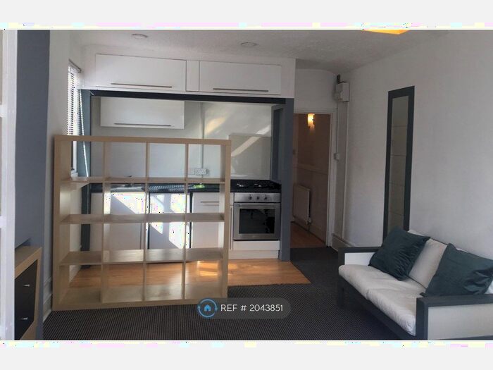 Studio To Rent In Ringstead Rd, Catford, SE6