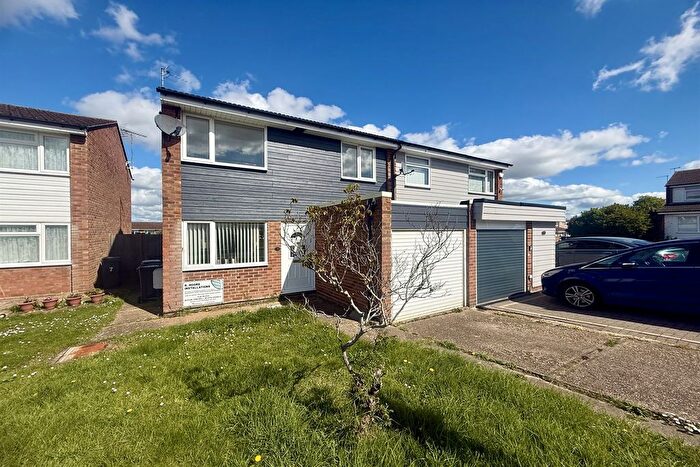 3 Bedroom Semi Detached House For Sale In Anson Way, Braintree, CM7