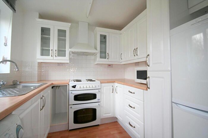 2 Bedroom House To Rent In Otters Reach, Kennington, Oxford, OX1