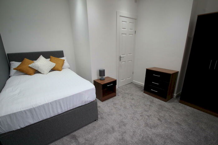 6 Bedroom End Of Terrace House To Rent In Evesham Road, Leicester, LE3