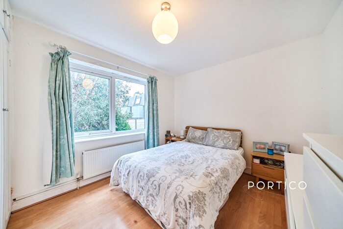 1 Bedroom Flat To Rent In Flat, Springfield Court, Lambeth, SW4