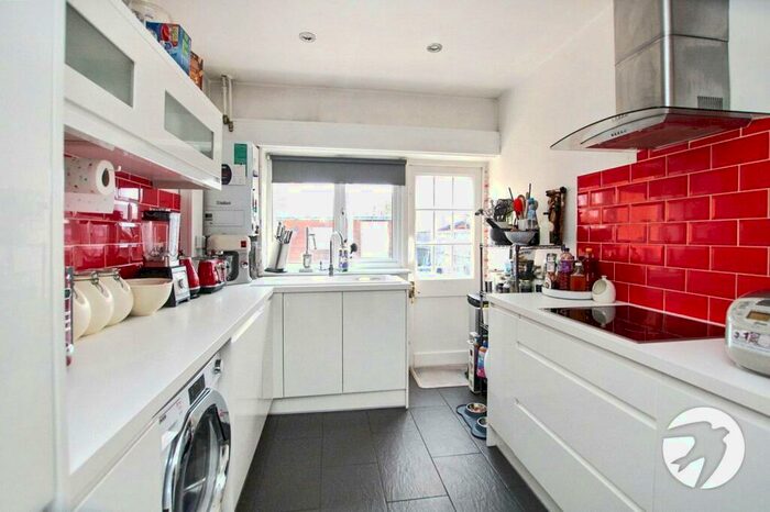 3 Bedroom Terraced House For Sale In Court Farm Road, London, SE9
