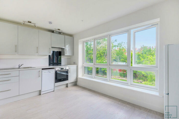 2 Bedroom Apartment To Rent In South Road, Guildford, GU2