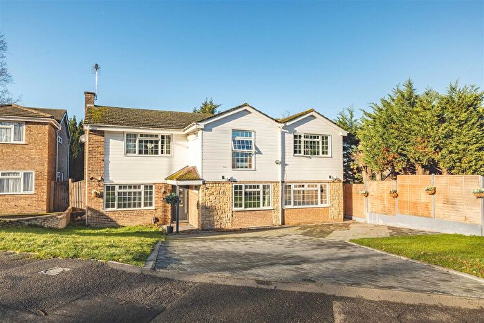 4 Bedroom Detached House For Sale In Wolf Lane, Windsor, SL4