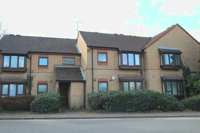 1 Bedroom Flat To Rent In Moorside, Boxmoor, Hemel Hempstead, HP3