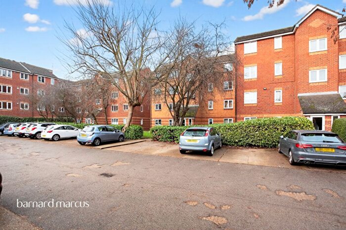 2 Bedroom Flat For Sale In Bream Close, London, N17
