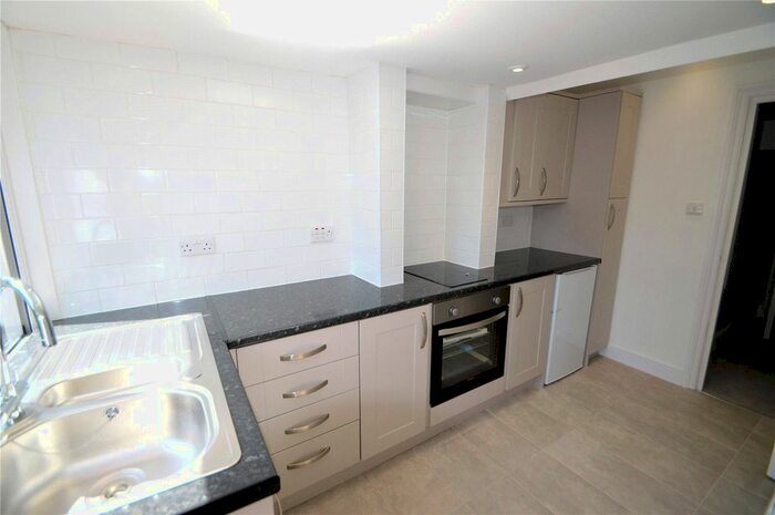 1 Bedroom Flat To Rent In Moreton Road, South Croydon, CR2