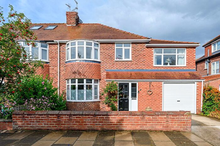 4 Bedroom Semi Detached House For Sale In Middlethorpe Grove, York, YO24