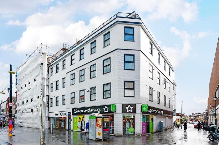 2 Bedroom Flat For Sale In Slough, Berkshire, SL1