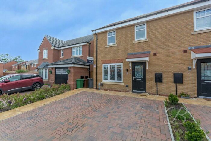 3 Bedroom Semi-Detached House To Rent In Drift Close, Edwinstowe, Mansfield, NG21