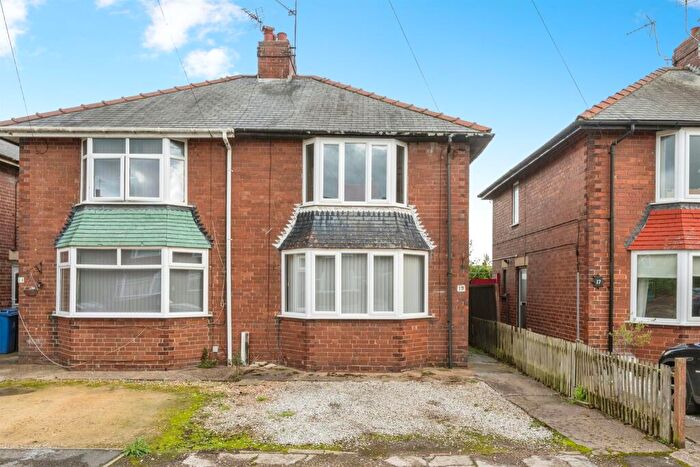 2 Bedroom Semi-Detached House For Sale In Tennyson Avenue, Thorne, Doncaster, DN8