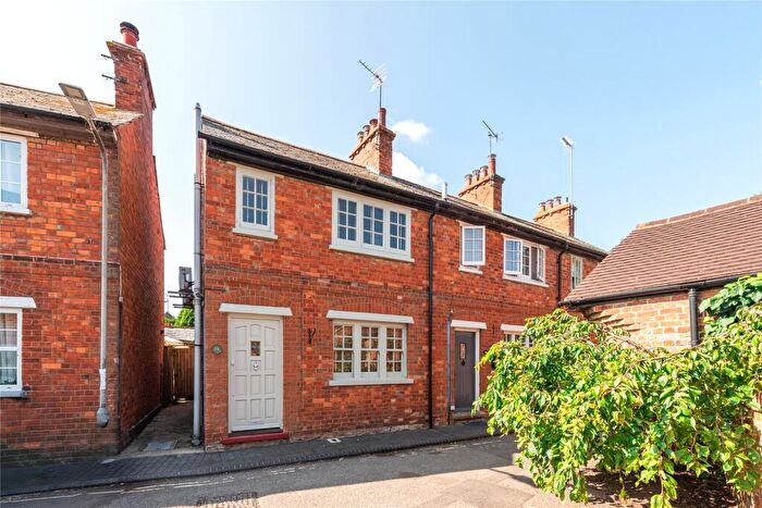 1 Bedroom End Of Terrace House For Sale In Mill Street, Newport Pagnell, Buckinghamshire, MK16