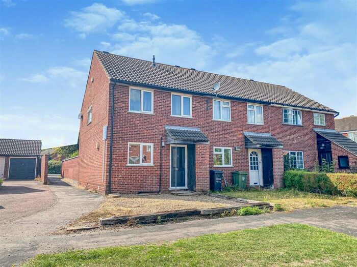 3 Bedroom Semi-Detached House To Rent In Knipton Drive, Loughborough, Leicestershire, LE11