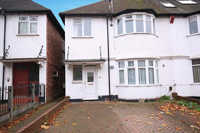 2 Bedroom Flat To Rent In The Grove, London, NW11