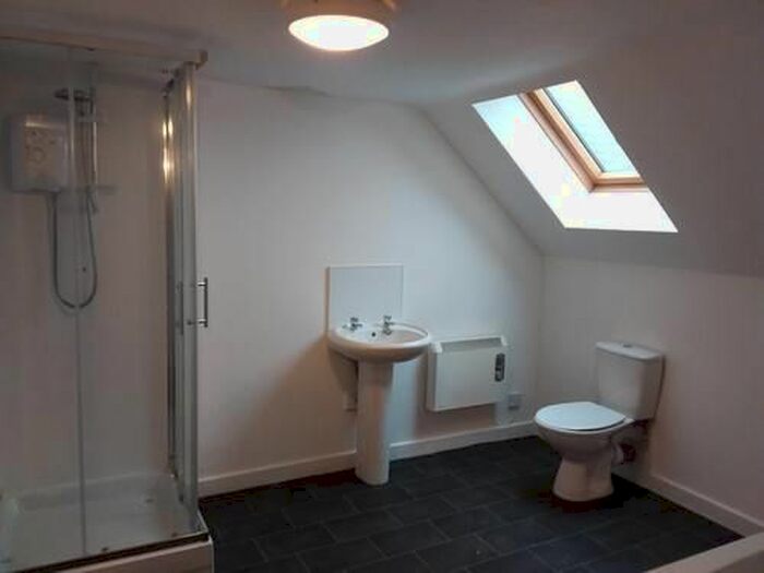 3 Bedroom Flat To Rent In Castle Street, Forfar, DD8