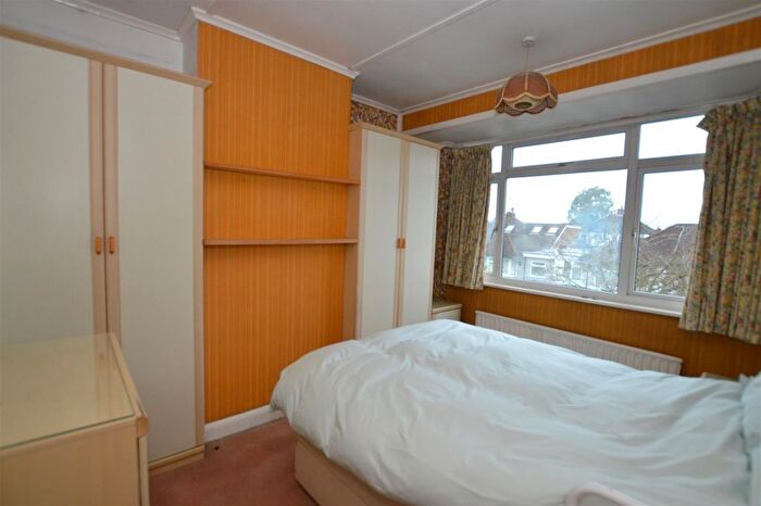 3 Bedroom Semi-Detached House For Sale In Villiers Avenue, Twickenham, TW2
