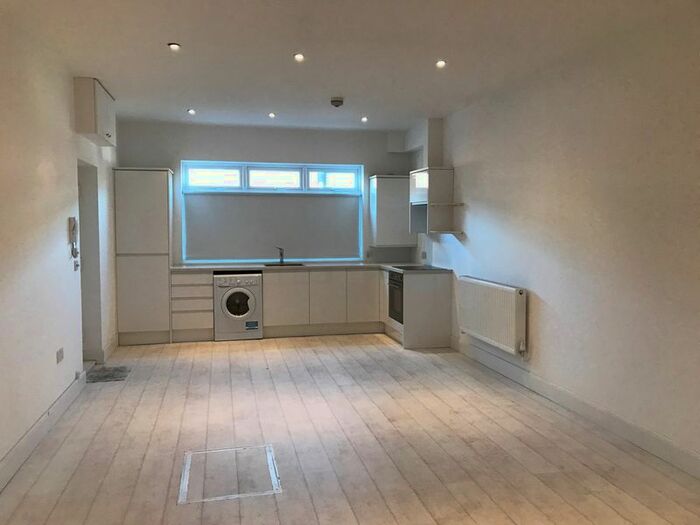 Studio To Rent In Finchley Road, Temple Fortune, NW11