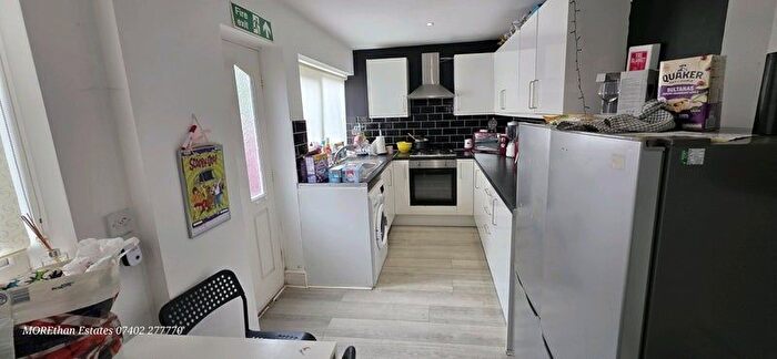 4 Bedroom Semi-Detached House To Rent In Blandford Road, Salford, M6