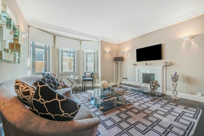 3 Bedroom Flat To Rent In Connaught Street, London, W2