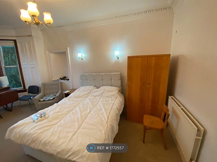 3 Bedroom Flat To Rent In First Floor, Stirling, FK8