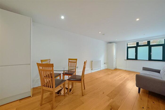 1 Bedroom Flat For Sale In Buckhurst Street, E1