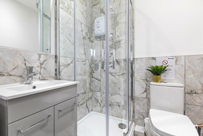 6 Bedroom House To Rent In Cardigan Road, Leeds, LS6