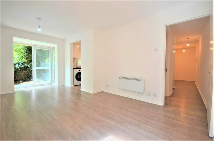 2 Bedroom Flat To Rent In Anderson Close, London, W3