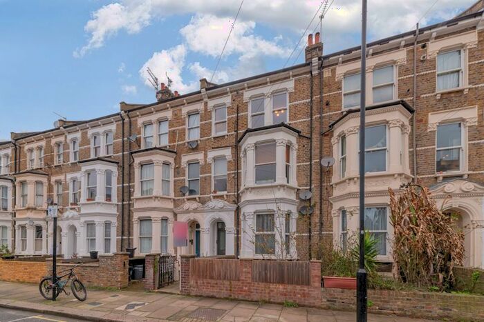 3 Bedroom Flat To Rent In Denholme Road, London, W9