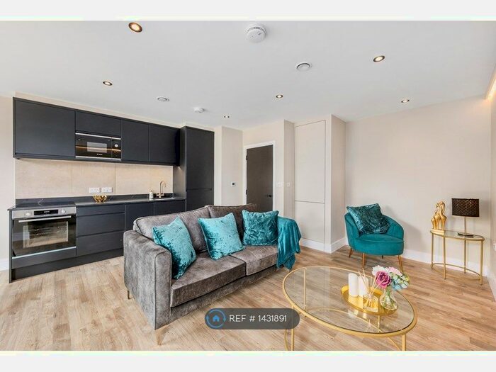 2 Bedroom Flat To Rent In Boston Road, London, W7