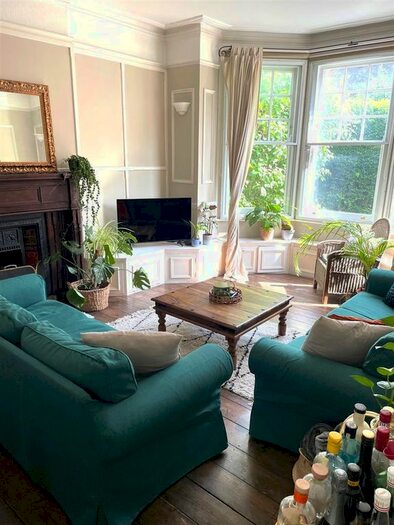 3 Bedroom Flat To Rent In Fulham Palace Road, London, SW6