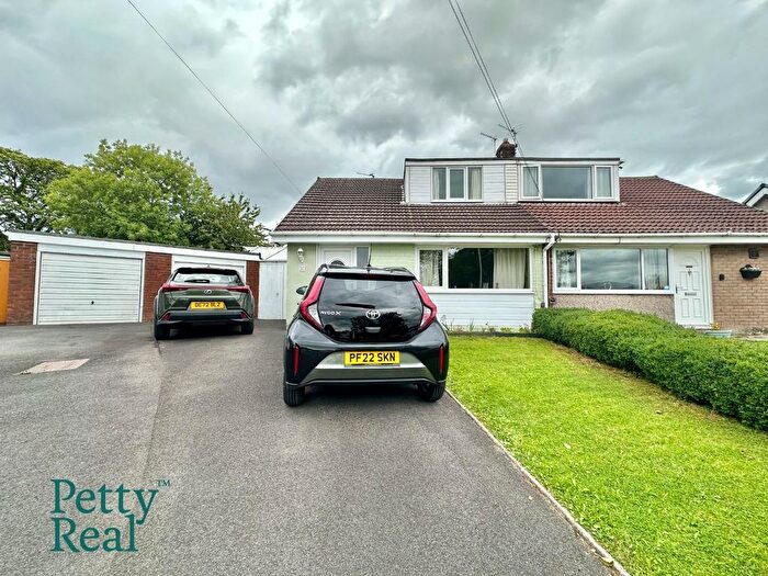 2 Bedroom Semi-detached Bungalow For Sale In Snell Grove, Colne, BB8