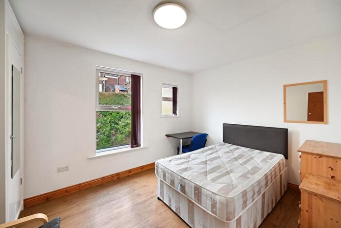 4 Bedroom House To Rent In Warrington Road, Sheffield, S10
