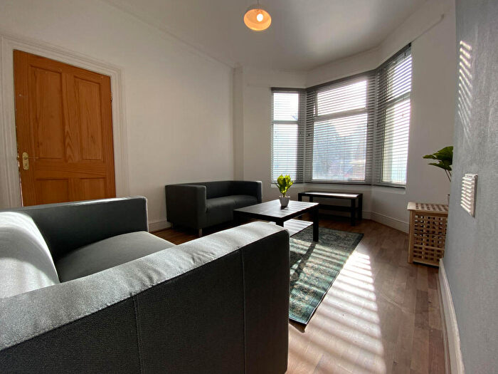 4 Bedroom Terraced House To Rent In Whitchurch Road, Heath, CF14