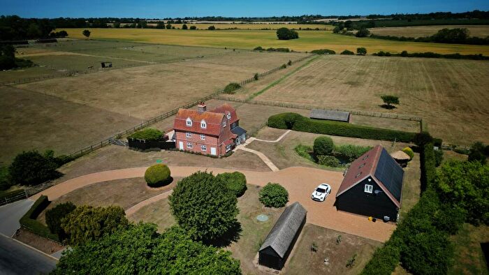 5 Bedroom Detached House For Sale In Green Lane, Burnham-on-crouch, CM0