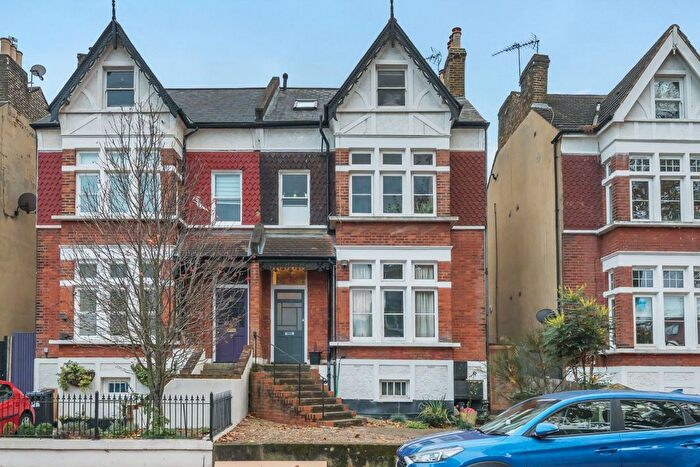1 Bedroom Flat For Sale In Knollys Road, Streatham, London, SW16
