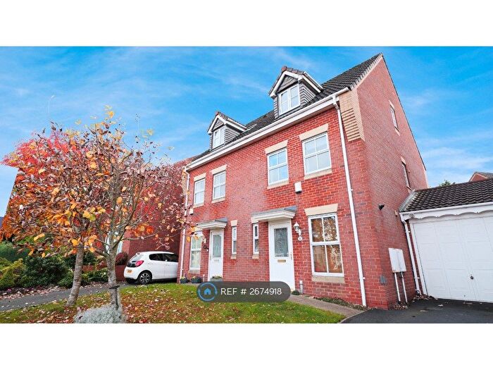 3 Bedroom Semi Detached House To Rent In Masters Lane, Halesowen, B62
