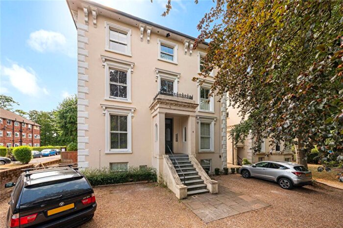 2 Bedroom Apartment To Rent In Oak Hill, Kingston, KT6