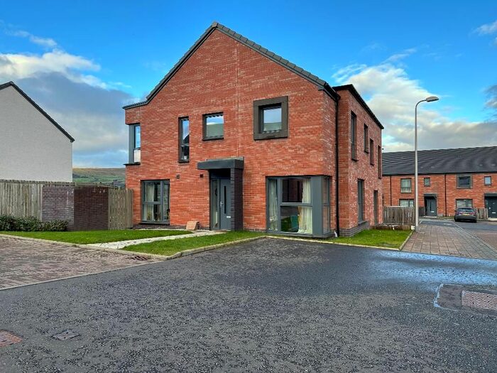 3 Bedroom Semi-Detached House For Sale In Turnyhill Road, Twechar, G65