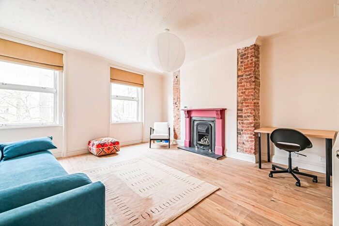 2 Bedroom Flat To Rent In Gray's Inn Road, King's Cross, London, WC1X