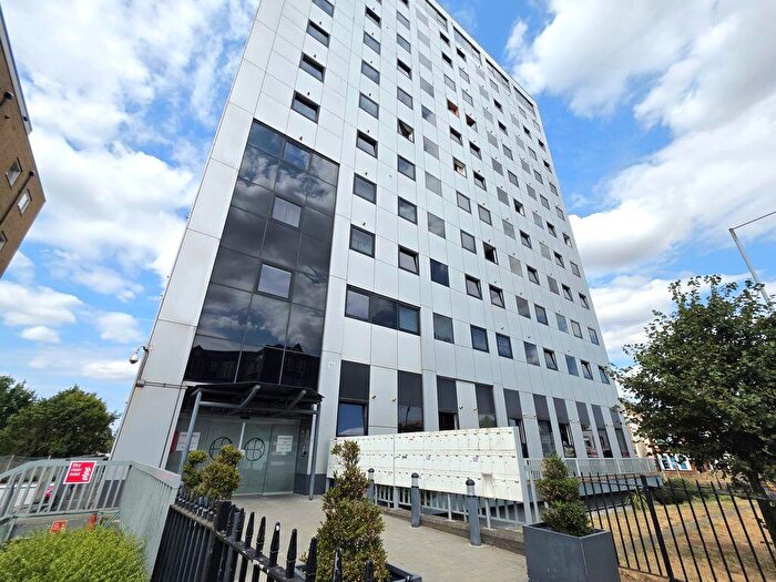1 Bedroom Apartment To Rent In Highbanks, Southend On Sea, SS1
