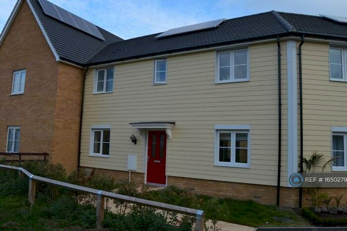 3 Bedroom Terraced House To Rent In Bernwelle Avenue, Romford, RM3