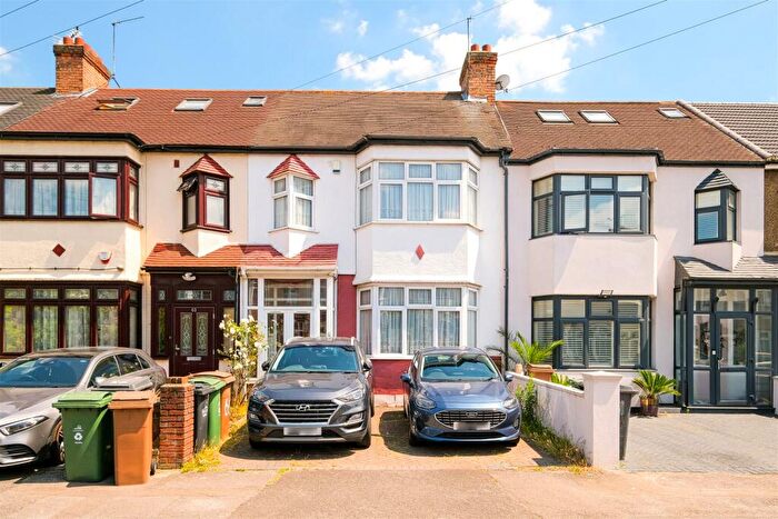 3 Bedroom House To Rent In Brook Crescent, London, E4