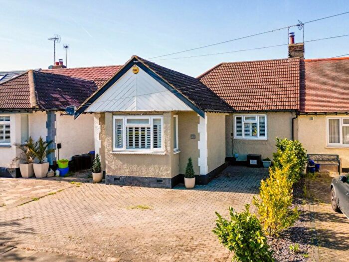 3 Bedroom Semi-Detached Bungalow For Sale In Vardon Drive, Leigh-On-Sea, SS9